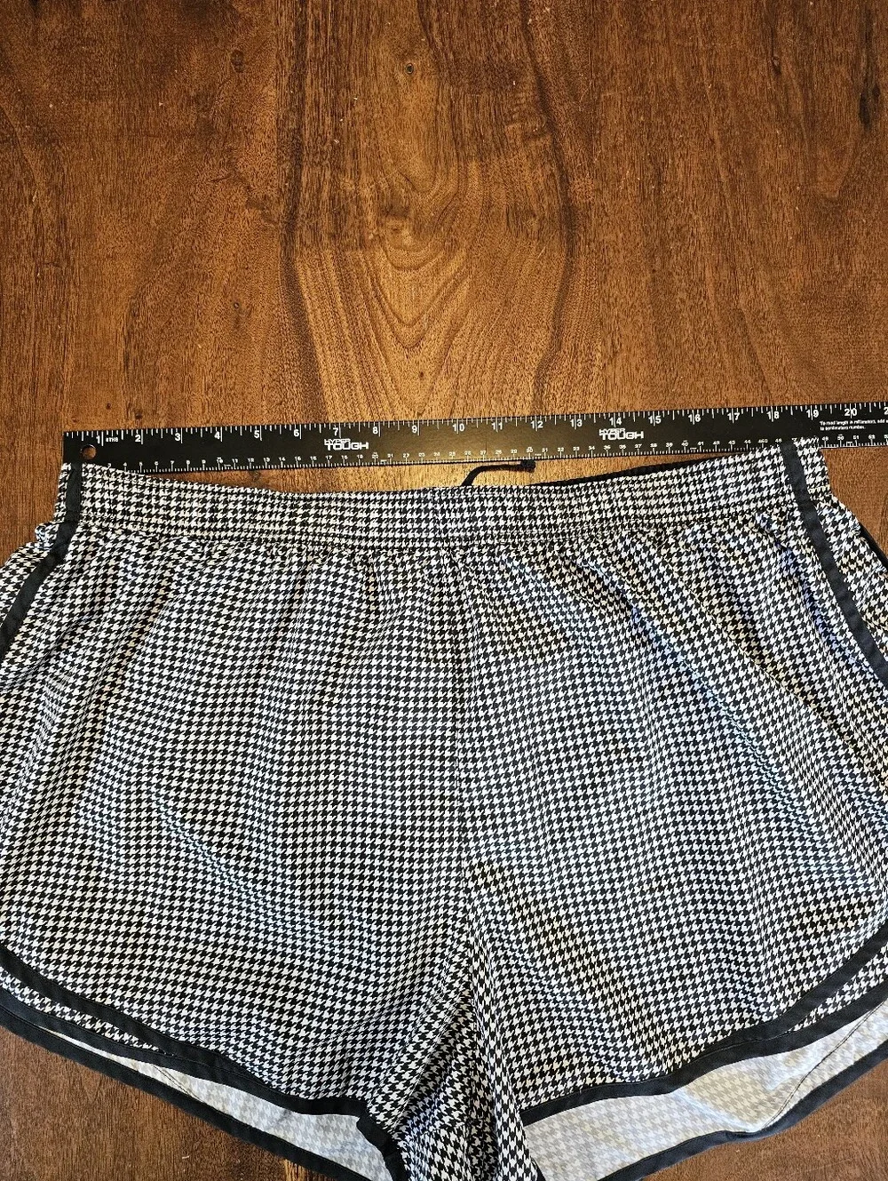 Nike Women's Plus Shorts Dri Fit Houndstooth Black And White Size 2X